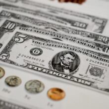 pic of five dollar bills